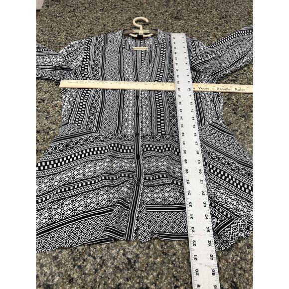 Style Co Tunic Top Size S Black White V Neck Button Up Long Sleeves Boho Tribal - Picture 4 of 6